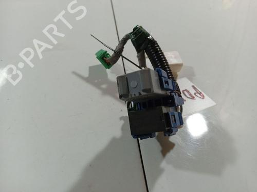 Used Fuse box Fuse box HONDA CIVIC VIII Saloon (FD, FA) 1.3 IMA (FA3, FD3) (95 hp) 32552300 32552300