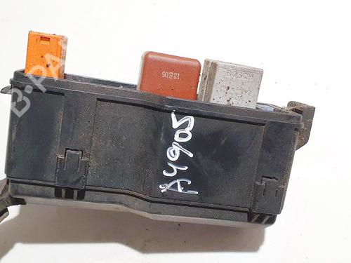Used Fuse box Fuse box 33102167 33102167