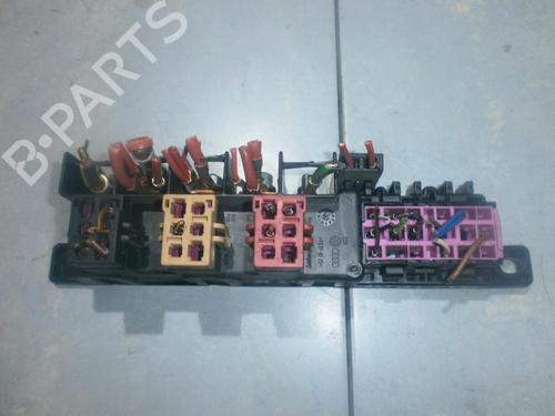 Used Fuse box Fuse box VW PASSAT B5 Variant (3B5) 1.9 TDI (110 hp) 33485492 33485492