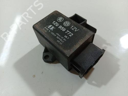Used Electronic module Electronic module VW PASSAT B6 (3C2) 1.9 TDI (105 hp) 32549448 32549448