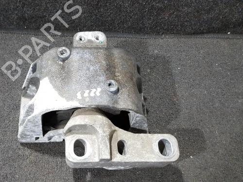 Used Engine mount Engine mount VW GOLF IV (1J1) 2.0 (115 hp) 33483078 33483078