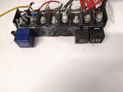 fuse-box-audi-a4-b5-8d2-1994-1995-1996-1997-1998-1999-2000-2001-32895109 main image