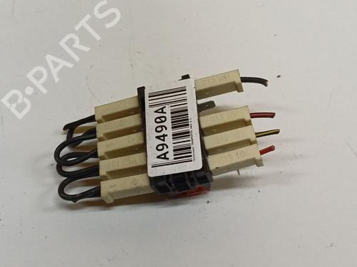 Fuse box VW TRANSPORTER T5 Van (7HA, 7HH, 7EA, 7EH) VR6 3.2 4motion | BP37597992E1 - Image 3