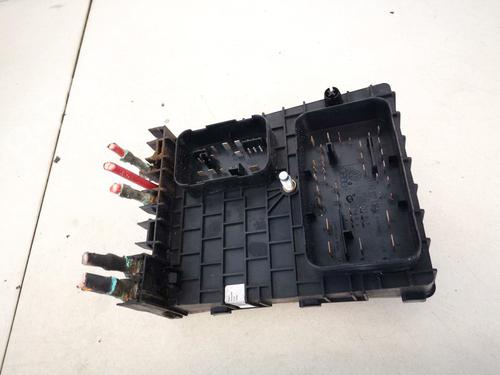 fuse-box-vw-golf-v-1k1-2003-2004-2005-2006-2007-2008-2009-2010-32900948 main image