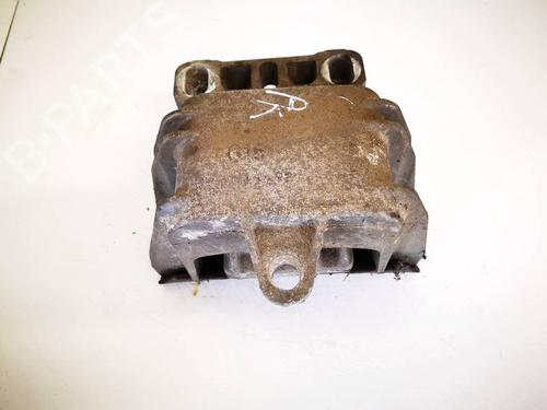 Used Engine mount Engine mount VW BORA I (1J2) 1.9 TDI (115 hp) 32577790 32577790