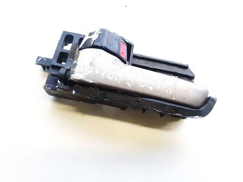 Venstre bagtil invendig håndtag Venstre bagtil invendig håndtag SUZUKI SX4 (EY, GY) 1.6 VVT 4x4 (RW416) (107 hp) 35339481 35339481
