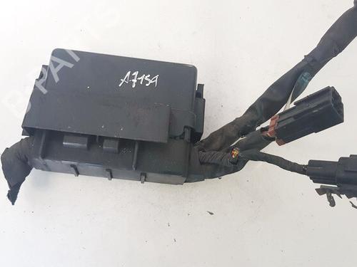 Used Fuse box Fuse box NISSAN MICRA II (K11) 1.5 D (57 hp) 32880358 32880358