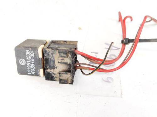 Used Electronic sensor Electronic sensor VW TRANSPORTER T4 Van (70A, 70H, 7DA, 7DH) 2.5 TDI (102 hp) 32957489 32957489