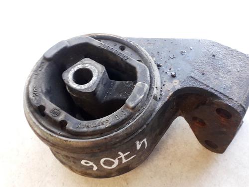 Used Engine mount Engine mount VOLVO S40 I (644) 1.9 TD (90 hp) 33518201 33518201