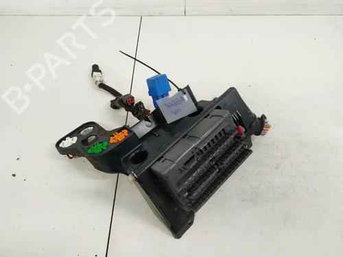 Used Fuse box Fuse box PEUGEOT 806 (221) 2.1 td 12V (109 hp) 33086172 33086172