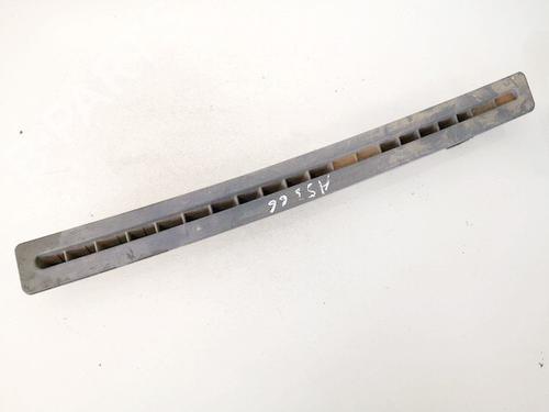 Used Air vent NISSAN NAVARA (D22) 2.5 TDiC (103 hp) 33070851