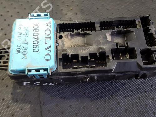 Used Fuse box Fuse box 33485291 33485291