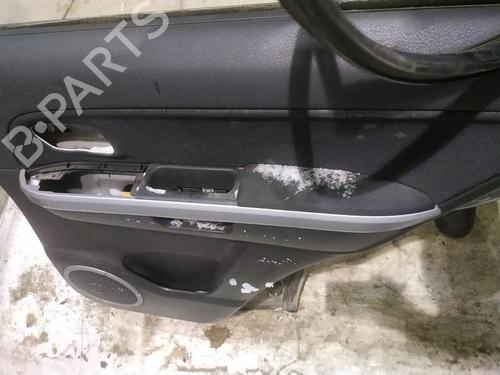 Forra trás direita Forra trás direita SUZUKI GRAND VITARA II (JT, TE, TD) 1.9 DDiS (JB419WD, JB419XD) (129 hp) 34828007 34828007