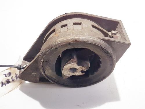 Used Engine mount Engine mount MERCEDES-BENZ VANEO (414) 1.9 (414.700) (125 hp) 32889916 32889916