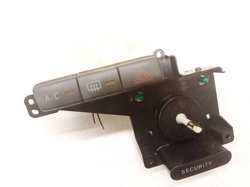 Used Warning switch Warning switch TOYOTA YARIS (_P1_) 1.3 (SCP12_, SCP13_, SCP12R, SCP13R) (87 hp) 34748737 34748737
