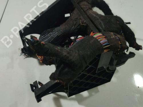 Fuse box SKODA FABIA II (542) 1.4 TDI | BP33189288E1 - Image 3