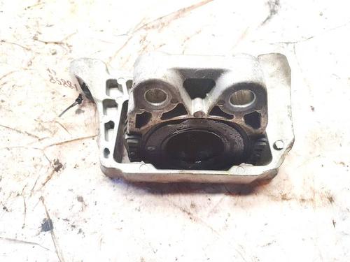 Used Engine mount Engine mount VOLVO S40 II (544) 2.0 D (136 hp) 32933730 32933730