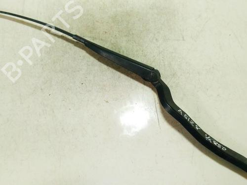 Used Front windshield wiper arm Front windshield wiper arm VOLVO 850 (854) 2.5 TDI (140 hp) 33520858 33520858