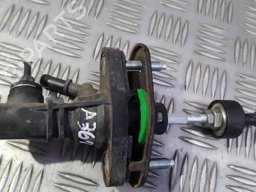 Used Clutch slave cylinder Clutch slave cylinder 35679640 35679640
