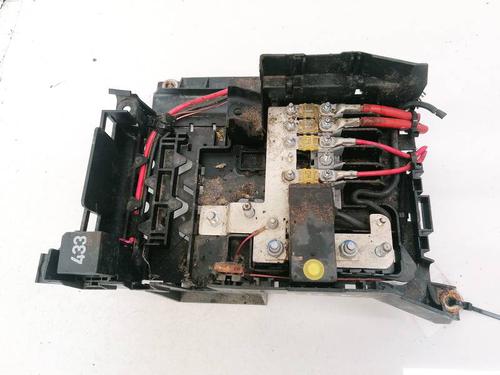 Used Fuse box Fuse box 32922550 32922550