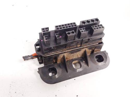 Used Fuse box Fuse box OPEL SIGNUM Hatchback (Z03) 2.2 DTI (F48) (125 hp) 33489303 33489303