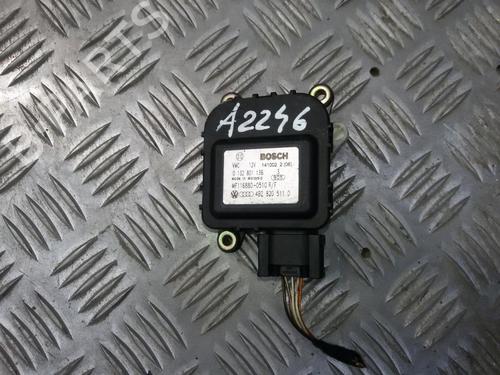 electronic-module-audi-a6-c5-4b2-4b4-1997-1998-1999-2000-2001-2002-2003-2004-2005-33505312 main image