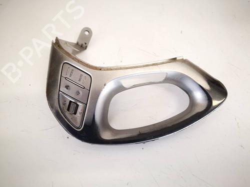 Used Steering wheel controls Steering wheel controls 35068292 35068292