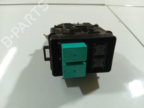 Used Fuse box HONDA FR-V (BE) 2.2 i CTDi (BE5) (140 hp) 32556158