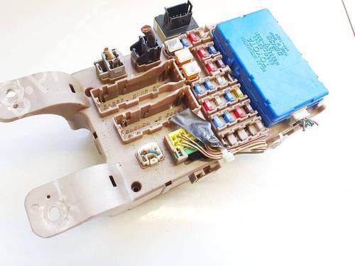 Used Fuse box Fuse box TOYOTA COROLLA (_E12_) 2.0 D-4D (CDE120R, CDE120L_) (110 hp) 32968284 32968284