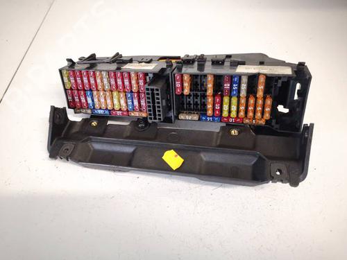 fuse-box-vw-fox-hatchback-5z1-5z3-5z4-2003-2004-2005-2006-2007-2008-2009-2010-2011-2012-2013-2014-2015-32552376 main image