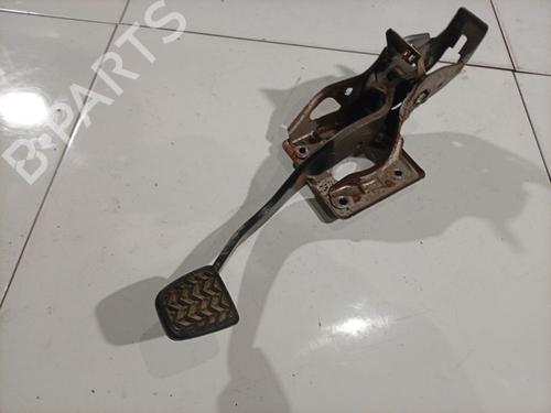Pedal Pedal TOYOTA AVENSIS (_T25_) 2.2 D-CAT (ADT251_, ADT251R) (177 hp) 39484711 39484711