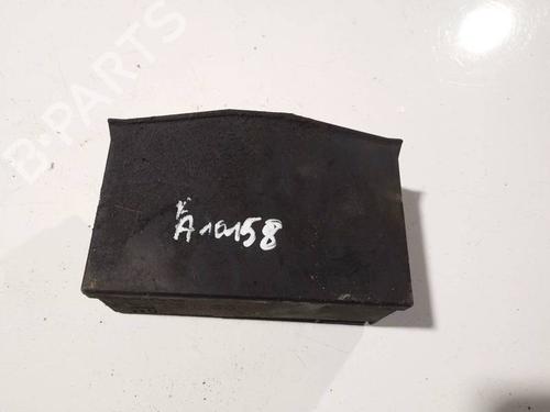 Used Fuse box Fuse box 32581162 32581162