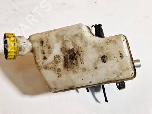 Used Brake fluid reservoir Brake fluid reservoir 35000226 35000226