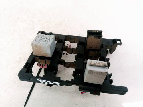 Used Fuse box Fuse box VW CADDY III MPV (2KB, 2KJ, 2CB, 2CJ) 1.9 D (65 hp) 32920038 32920038