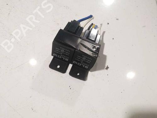 fuse-box-honda-civic-vii-hatchback-eu-ep-ev-2000-2001-2002-2003-2004-2005-2006-33565348 main image