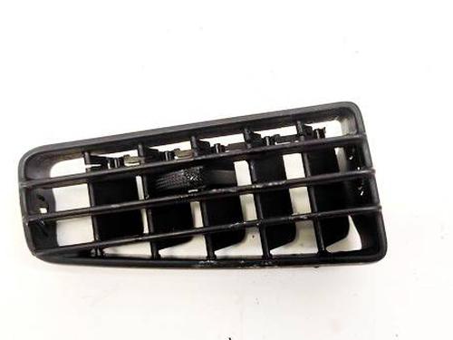 Used Air vent VW GOLF III (1H1) 1.6 (75 hp) 32936847