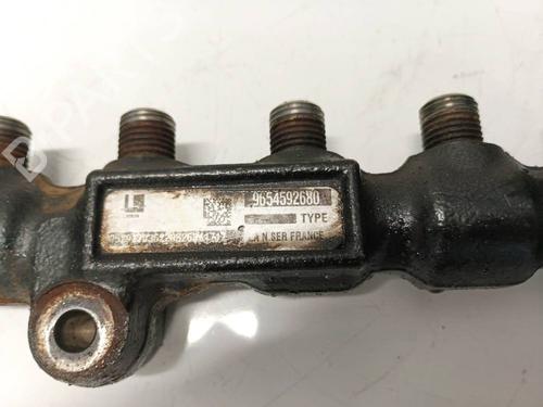 Injection rail MAZDA 3 (BK) 1.6 DI Turbo | BP34824427M98 - Image 2
