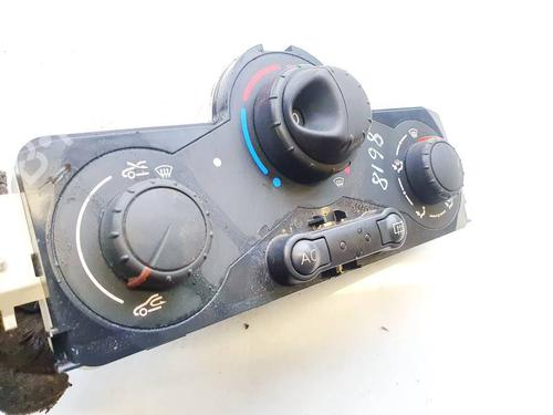 Used Climate control Climate control RENAULT MEGANE II (BM0/1_, CM0/1_) 1.5 dCi (BM1F, CM1F) (86 hp) 35350737 35350737