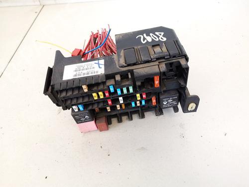 Used Fuse box Fuse box RENAULT LAGUNA III (BT0/1) 2.0 dCi (BT07, BT0J, BT14, BT1A, BT1S) (131 hp) 32914081 32914081