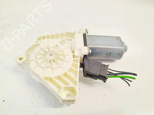 Used Right rear window motor Right rear window motor MERCEDES-BENZ B-CLASS Sports Tourer (W245) B 180 CDI (245.207) (109 hp) 36687207 36687207