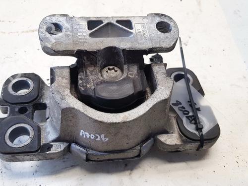 Used Engine mount Engine mount LAND ROVER FREELANDER 2 (L359) 2.2 TD4 4x4 (160 hp) 32879522 32879522