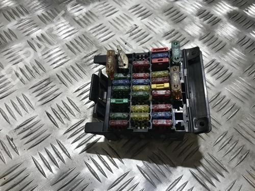 Used Fuse box Fuse box OPEL OMEGA B (V94) 2.0 16V (F69, M69, P69) (136 hp) 33490706 33490706