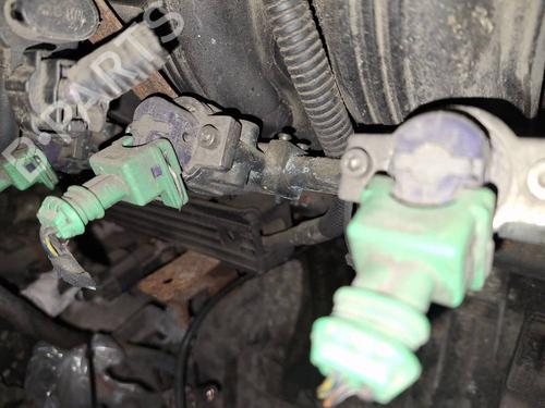 Used Injection rail Injection rail CHEVROLET EPICA (KL1_) 2.0 (144 hp) 35210163 35210163