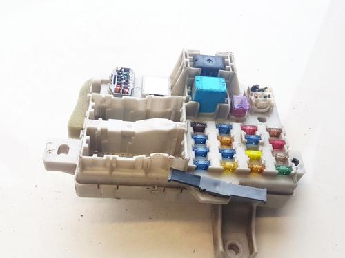 Used Fuse box Fuse box VW PASSAT B6 (3C2) 2.0 FSI (150 hp) 33061037 33061037