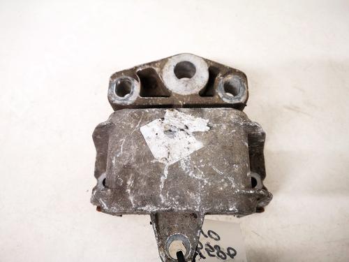 Used Engine mount Engine mount SEAT ALHAMBRA (7V8, 7V9) 1.9 TDI (90 hp) 33081832 33081832