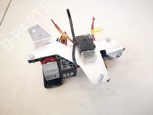 Used Fuse box Fuse box AUDI A8 D2 (4D2, 4D8) 2.5 TDI (150 hp) 32909334 32909334