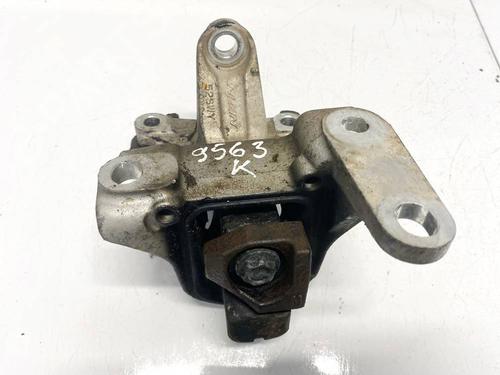 Used Engine mount Engine mount HONDA CR-V III (RE_) 2.2 i-CTDi 4WD (RE6) (140 hp) 32593982 32593982