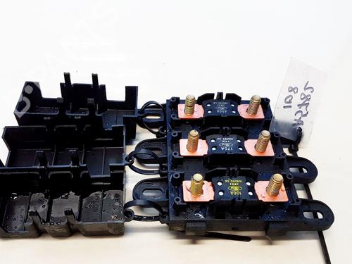 Used Fuse box Fuse box JAGUAR XJ (X350, X358) 4.2 (305 hp) 33109105 33109105