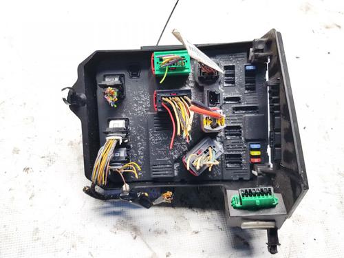 fuse-box-peugeot-206-sw-2ek-2002-33088934 main image