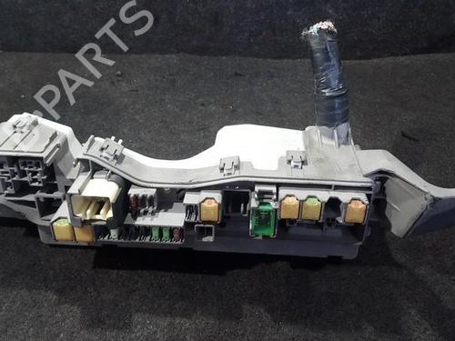 Used Fuse box Fuse box 33483849 33483849